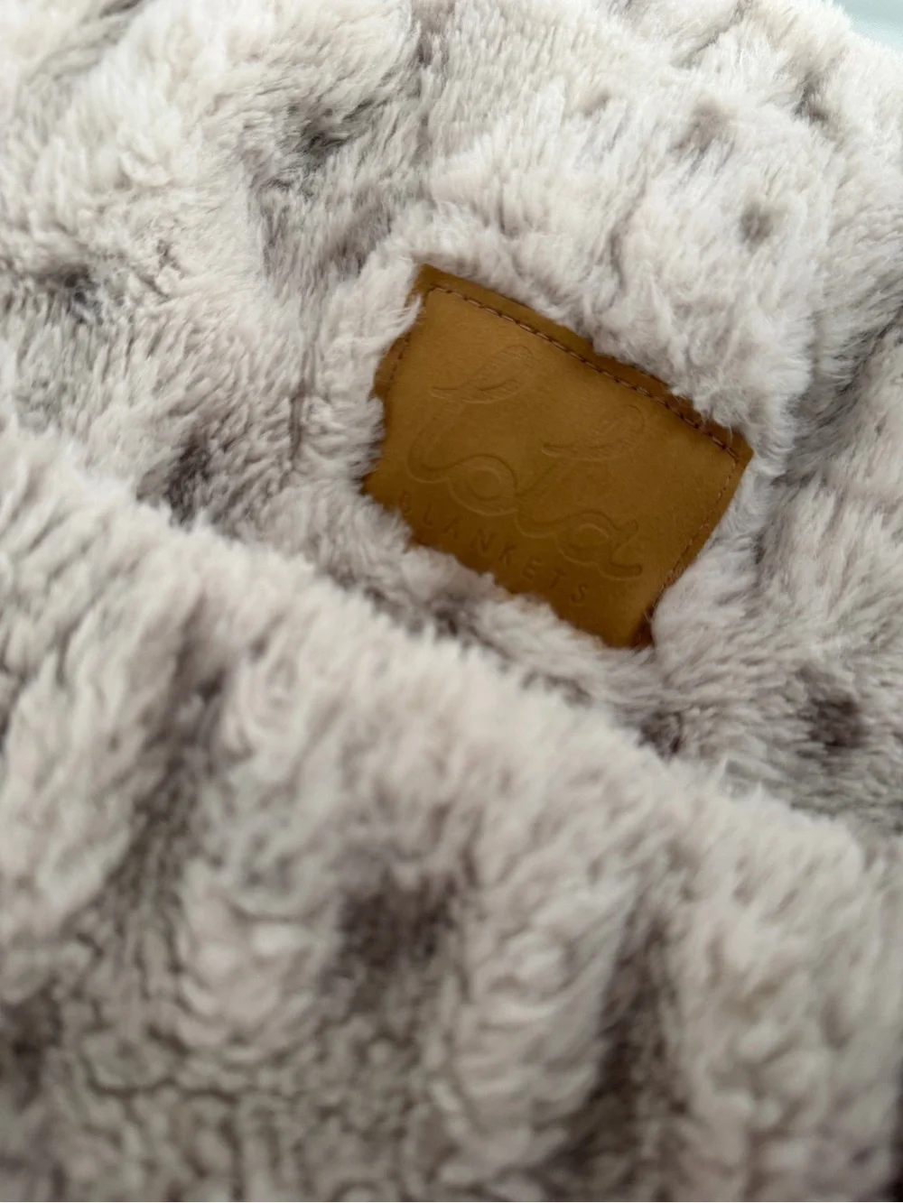 Lola Blankets like new